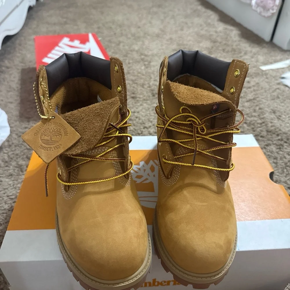 Timberland Wheat Boot Box with Logo